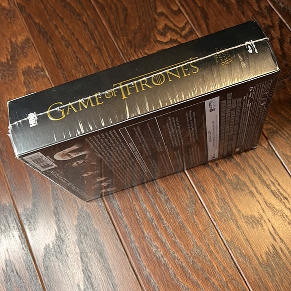 Game of Thrones Blu-ray/DVD/digital copy combo Season Two NWT - Picture 2 of 3
